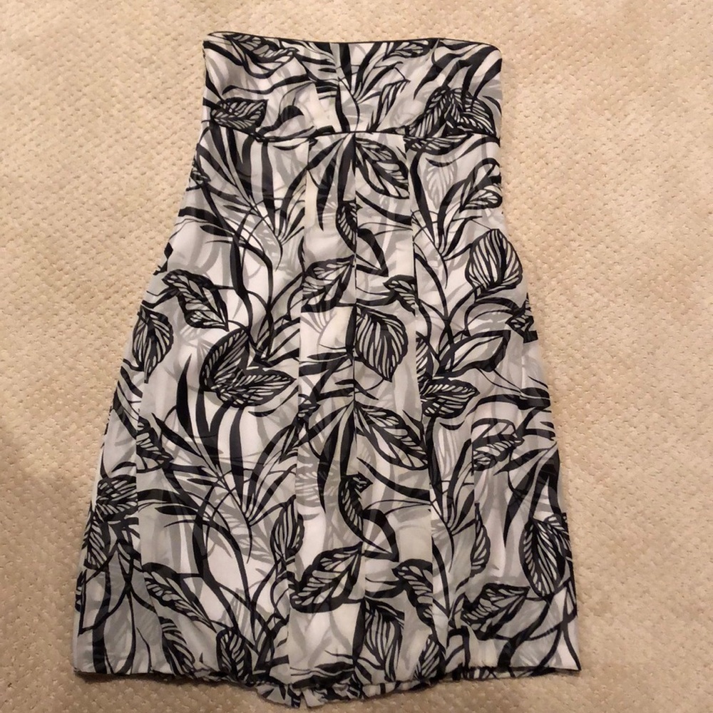 White House Black Market 0-dress tube top floral